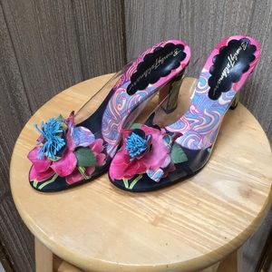 Beverly Feldman Pumps